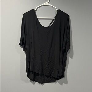 VENUS Black Short Sleeve Top